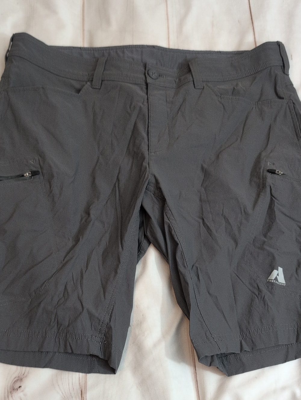 Eddie Bauer First Ascent Guide Pro Shorts Mens 40 Dark Gray Hiking Stretch Cargo